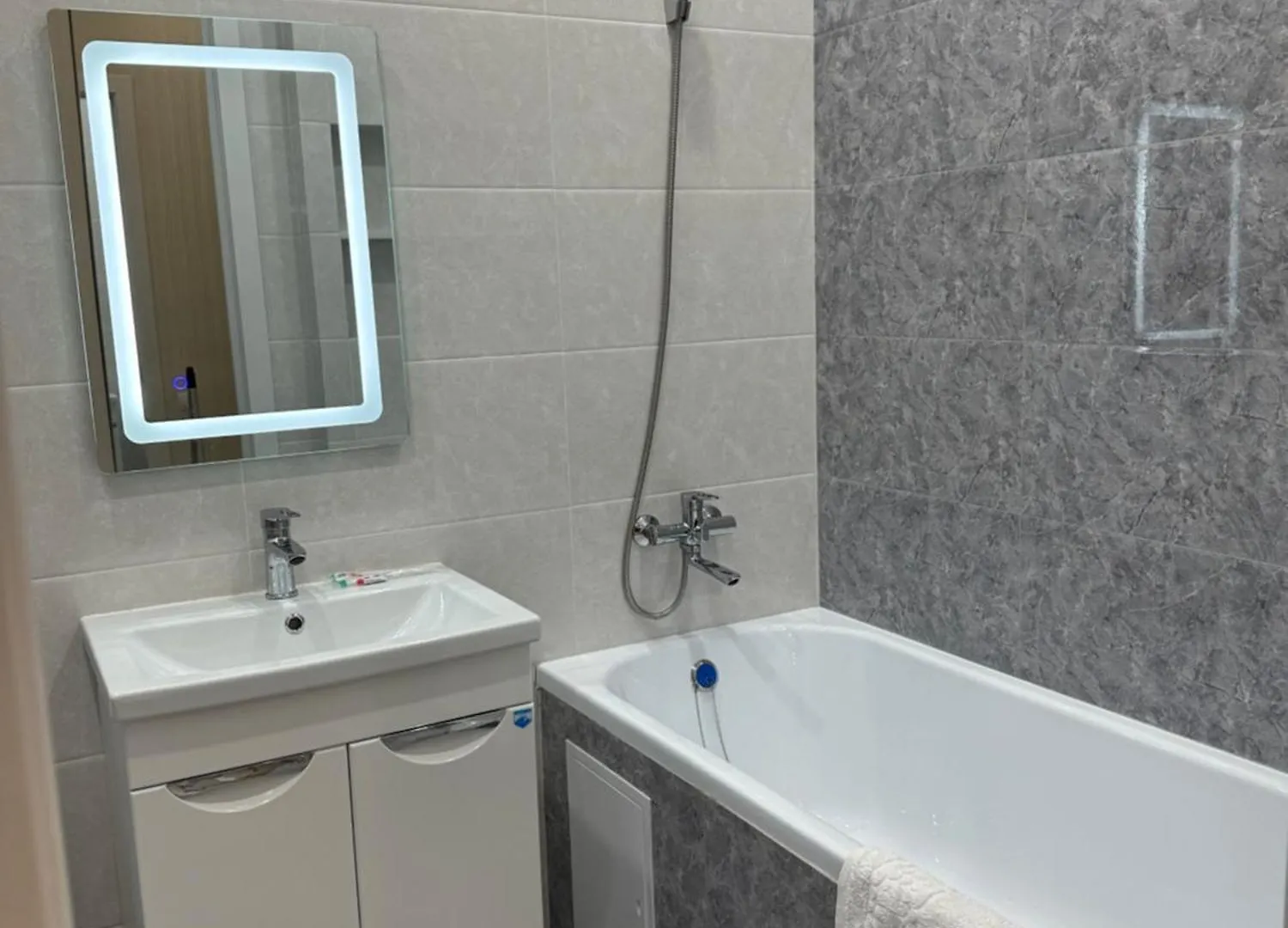 Sezim Qala Senim 262 Apartman Asztana
